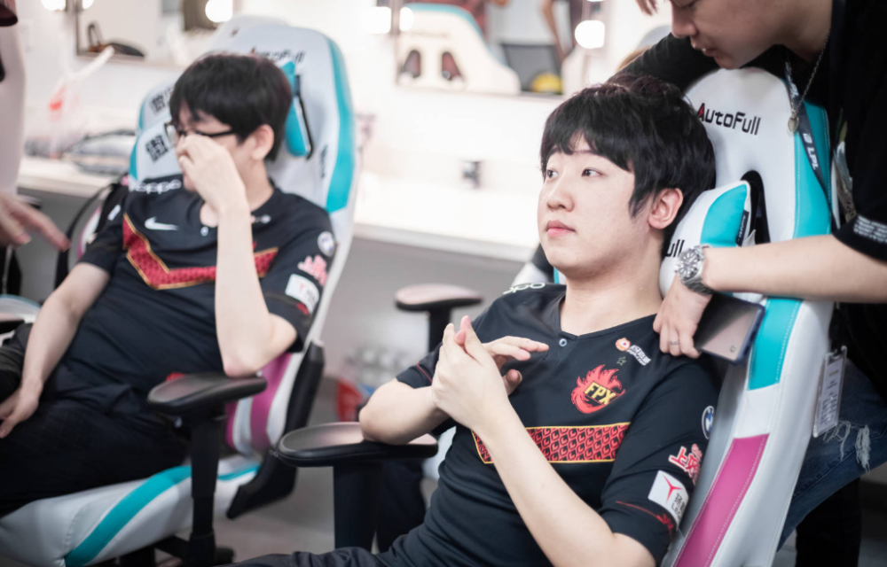 100T险胜DRX，Canyon极限生还后反打焦点之战淘汰赛，引爆全场热议的简单介绍