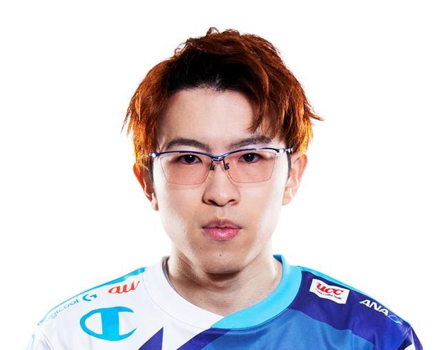 TSM血洗DFM，Crisp打出惊人五杀焦点之战八强赛，让粉丝疯狂欢呼