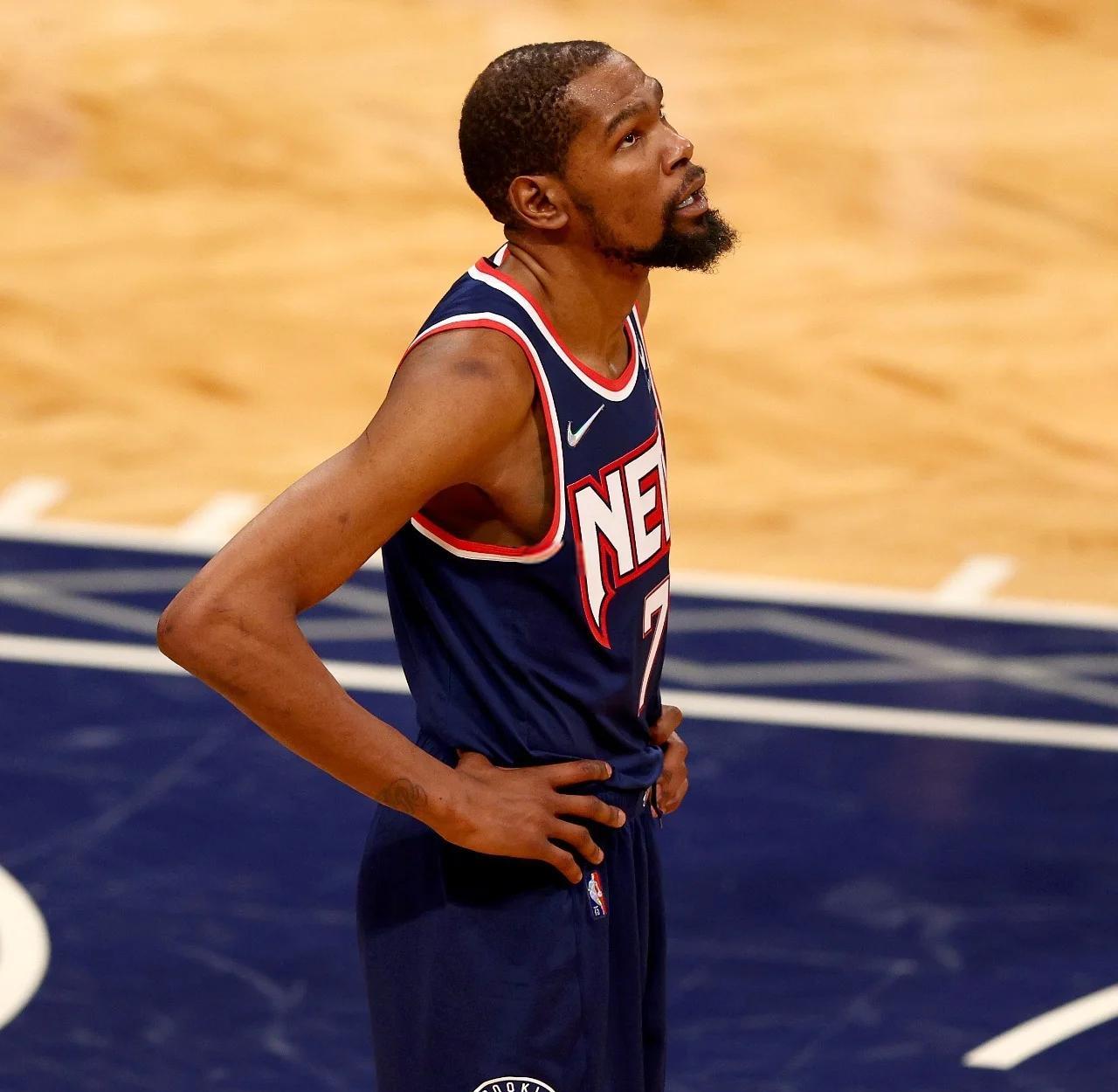 篮网球星欧文：期待未来与杜兰特共同征战