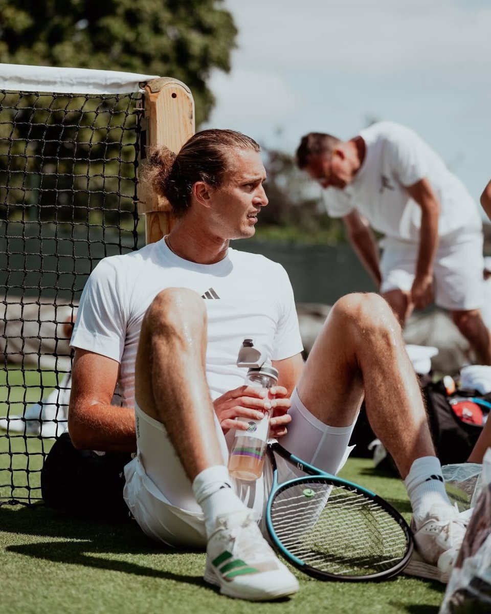 世俱杯官网-关于法网力克温网，梅德韦杰夫带队取胜的信息