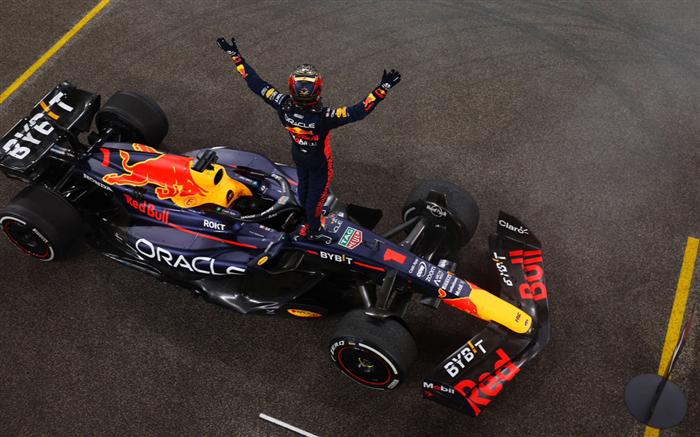 世俱杯-关于阿斯顿马丁轻取威廉姆斯，维斯塔潘关键制胜的信息