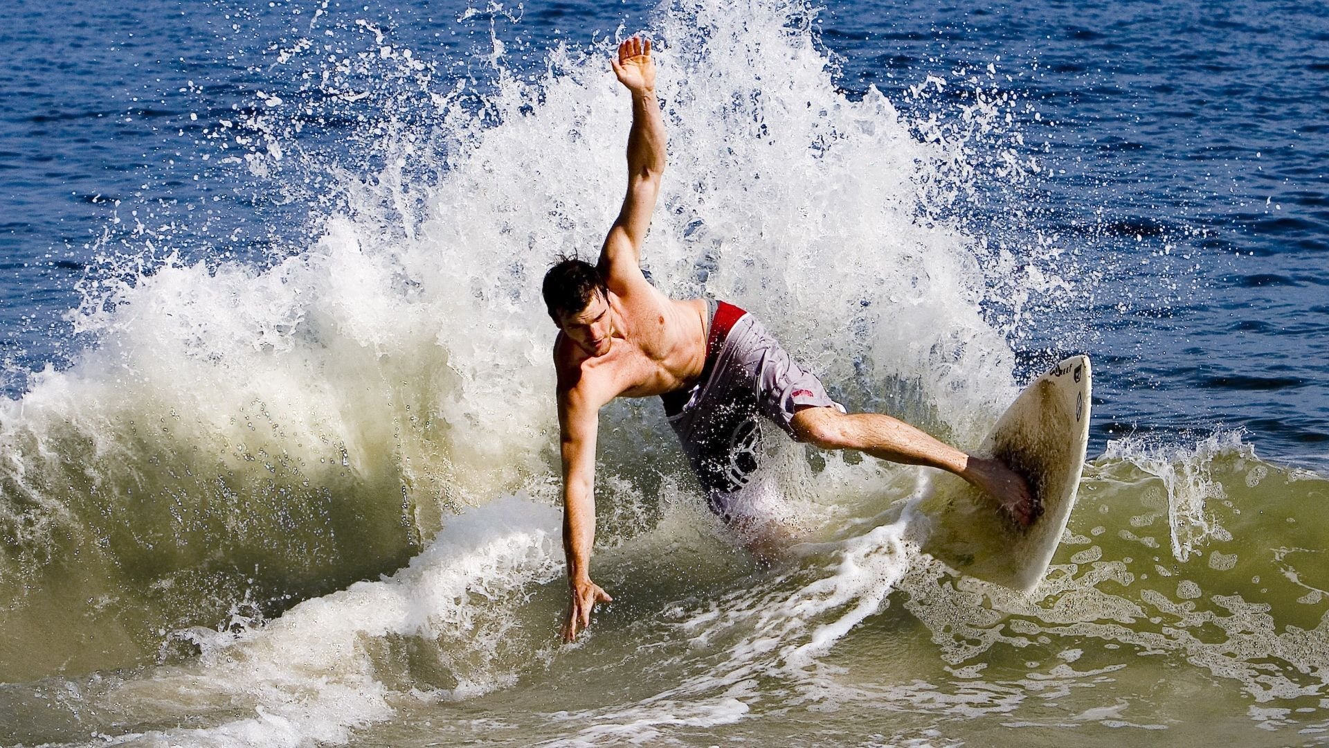 世俱杯参赛资格-界碑之战，当广厦铁骑跨越时空，约基奇如何用一粒宇宙级抛投复刻大场面神话？